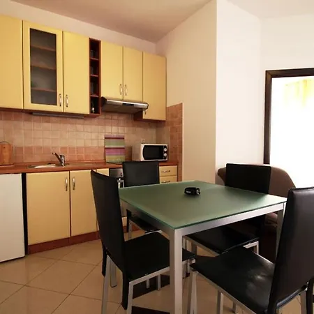In With Balcony, Air Conditioning, Wifi 858-1 Apartmán *