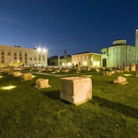 アパート In With Balcony, Air Conditioning, Wifi 858-1 ザダル