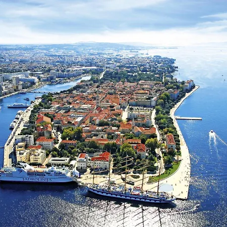 In With Balcony, Air Conditioning, Wifi 858-1 *